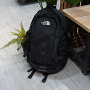 The North Face Korea Hot Shot Backpack (Black)